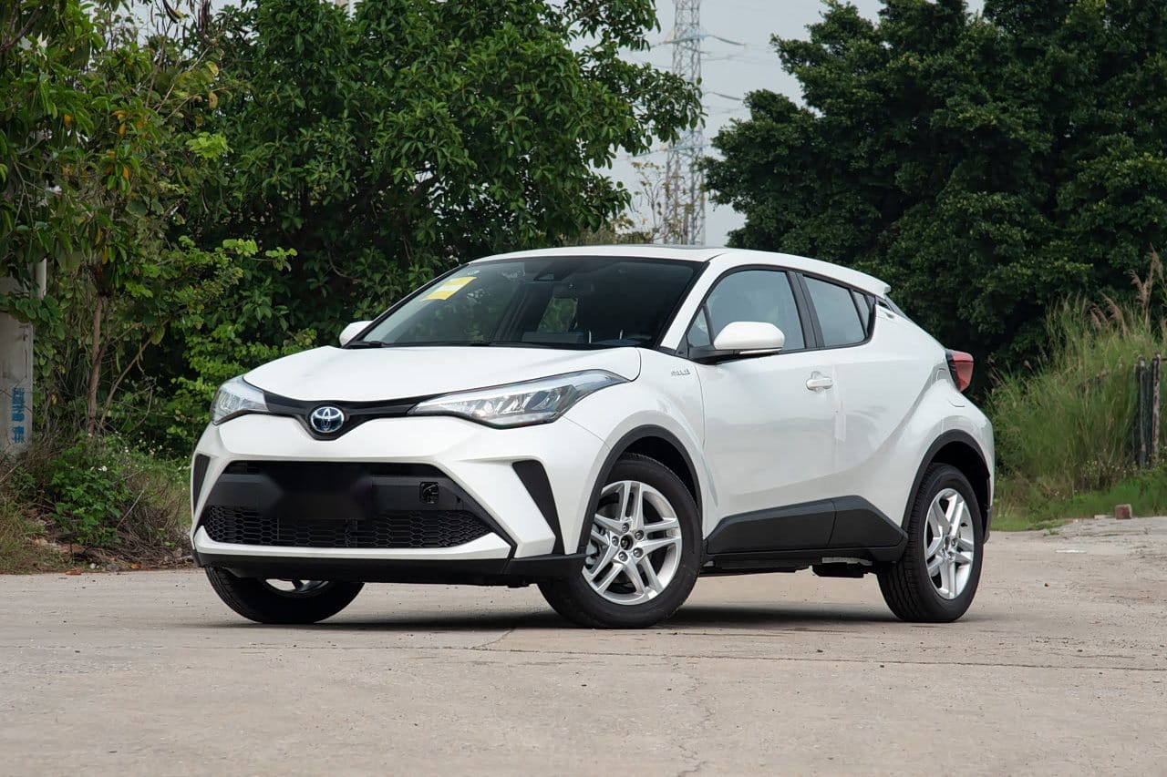 2023 Toyota C-HR 2.0L Hybrid in white — crossover SUV for export